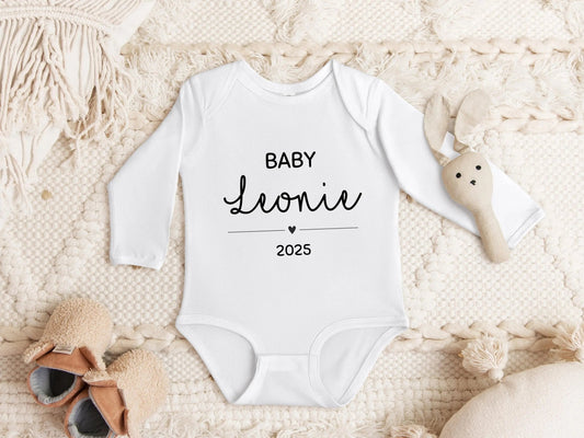 Babybody, Babygeschenk, langarm - Body mit Name personalisiert, Baby verkünden, Baby, Geburt, Geburtsgeschenk