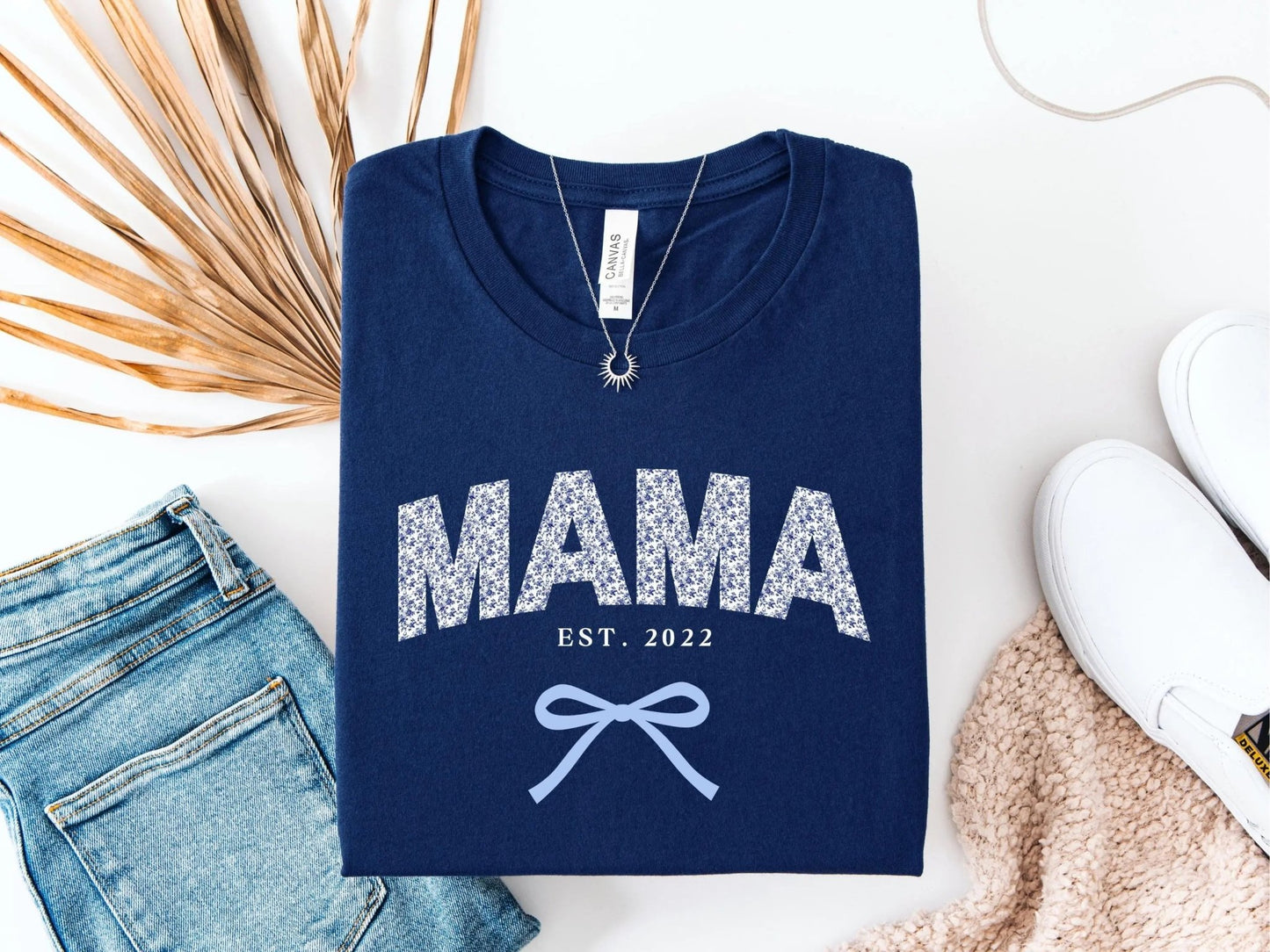 Mama T-Shirt personalisiert Muttertagsgeschenk personalisierte Geschenke für Mütter Muttertag Geschenkidee personalisiertes - Shirt für sie - Mamas & Minis