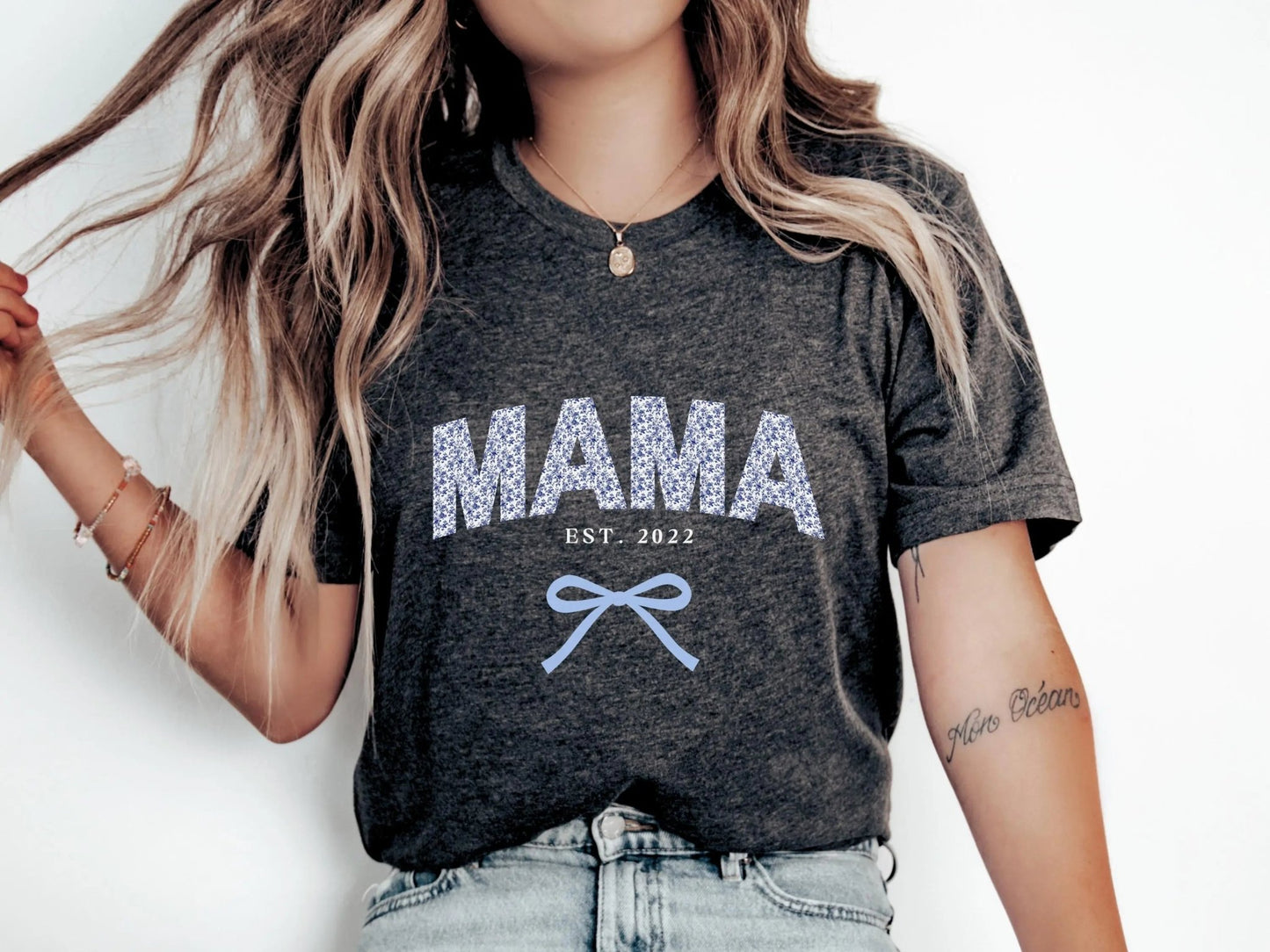 Mama T-Shirt personalisiert Muttertagsgeschenk personalisierte Geschenke für Mütter Muttertag Geschenkidee personalisiertes - Shirt für sie - Mamas & Minis
