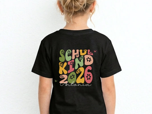 Schulkind 2026 T-Shirt Personalisiert – Geschenk zur Einschulung - Mamas & Minis