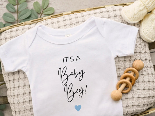 Babybody, Babygeschenk, kurzarm - Body It's a Boy, Baby verkünden, Baby verkünden, Gender Reveal, Umstandsverkündung - Mamas & Minis