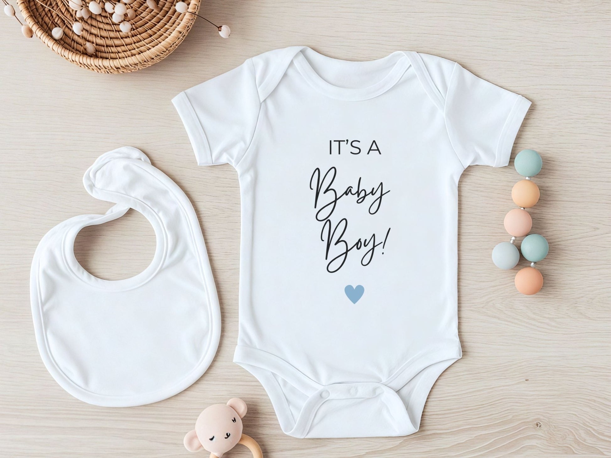 Babybody It’s a Boy – Süßes Babygeschenk aus Bio - Baumwolle, Kurzarm - Mamas & Minis