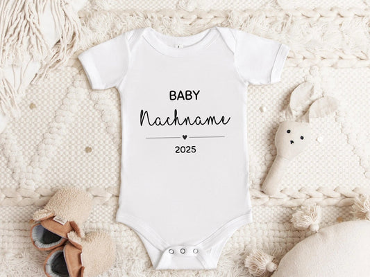 Babygeschenk, Babybody, kurzarm - Body mit Name personalisiert, Baby verkünden, Baby, Geburt, Geburtsgeschenk - Mamas & Minis