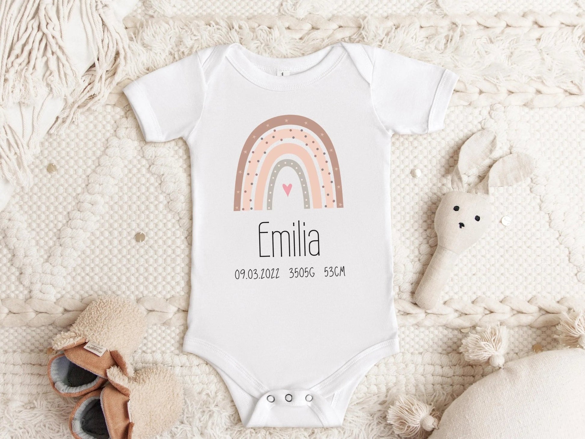 Babygeschenk, Babybody, kurzarm - Body mit Name personalisiert, Baby verkünden, Baby, Geburt, Geburtsgeschenk - Mamas & Minis