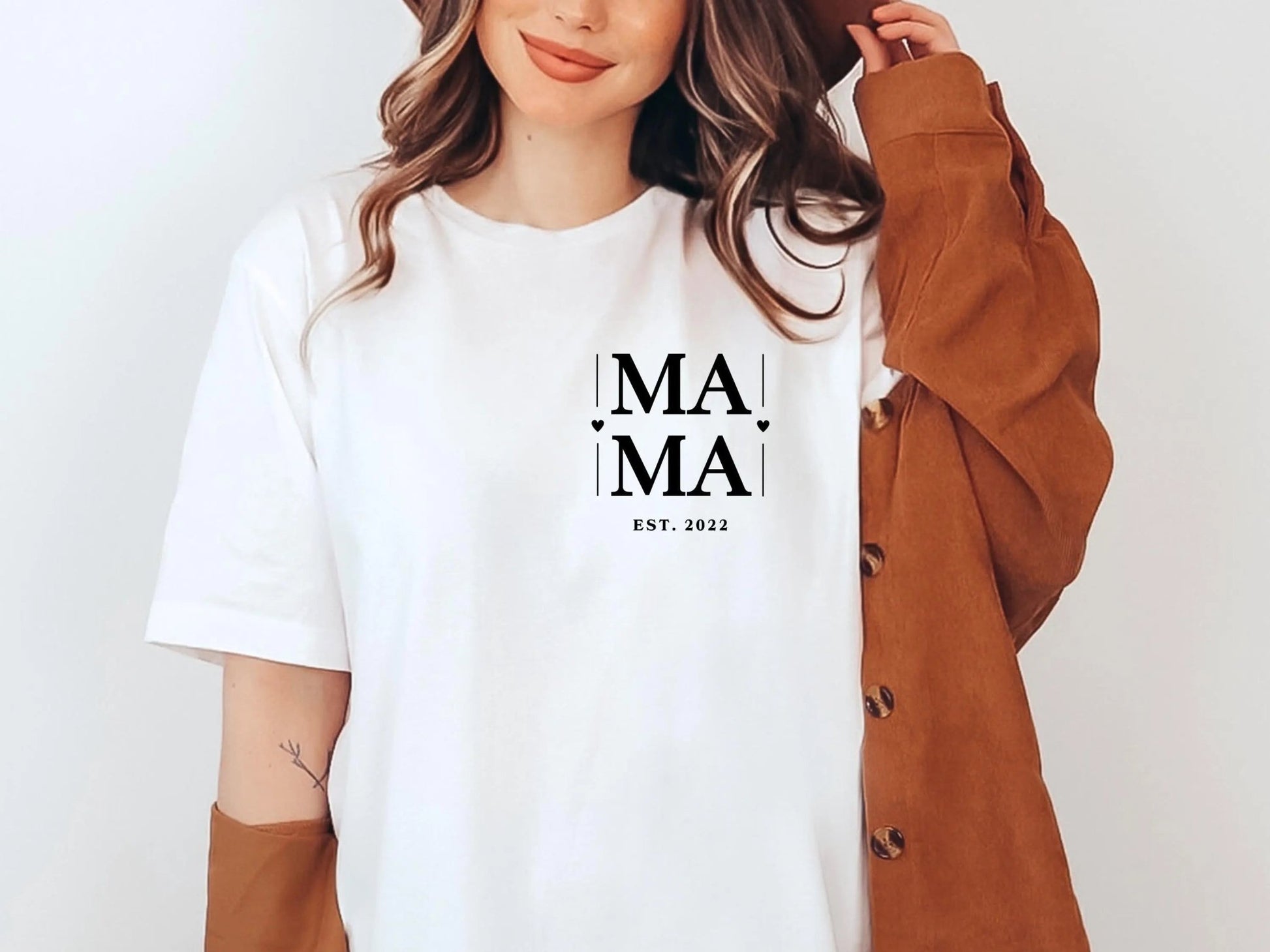Mama T-Shirt personalisiert Muttertagsgeschenk personalisierte Geschenke für Mütter Muttertag Geschenkidee personalisiertes - Shirt für sie - Mamas & Minis