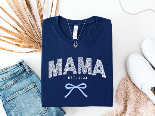 Mama T-Shirt personalisiert Muttertagsgeschenk personalisierte Geschenke für Mütter Muttertag Geschenkidee personalisiertes - Shirt für sie - Mamas & Minis