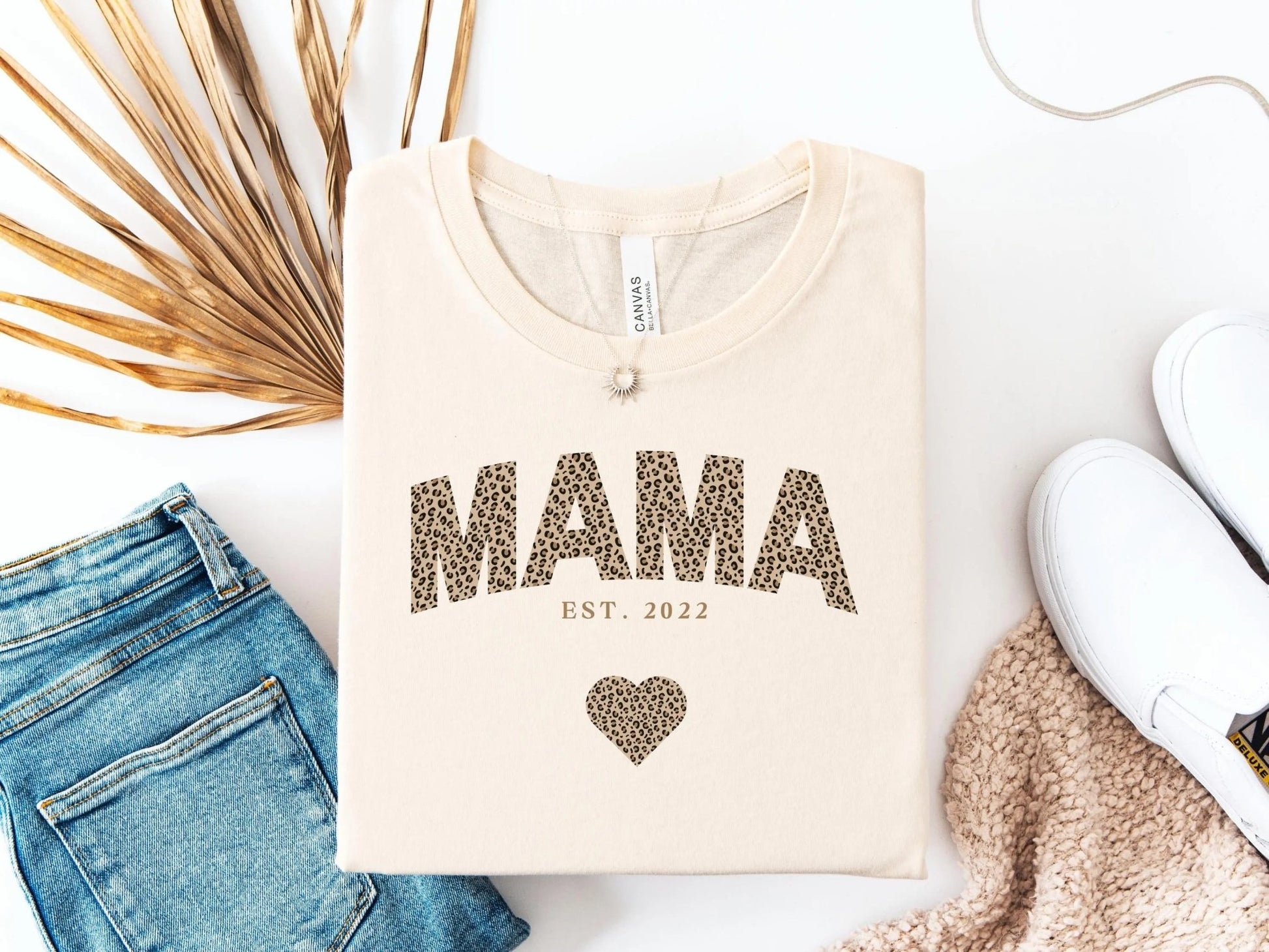 Mama T-Shirt personalisiert Muttertagsgeschenk personalisierte Geschenke für Mütter Muttertag Geschenkidee personalisiertes - Shirt für sie - Mamas & Minis