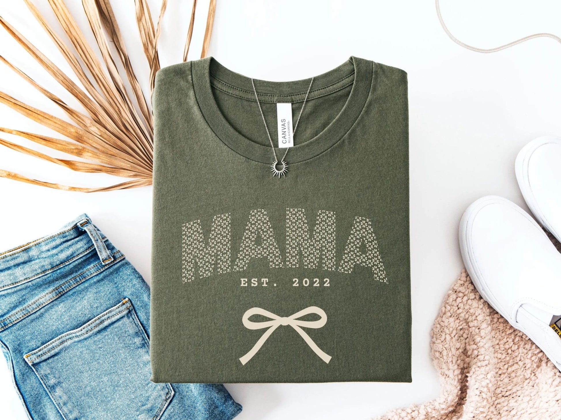Mama T-Shirt personalisiert Muttertagsgeschenk personalisierte Geschenke für Mütter Muttertag Geschenkidee personalisiertes - Shirt für sie - Mamas & Minis
