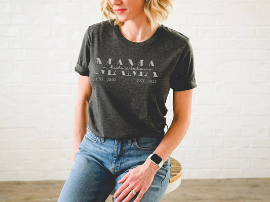 Mama T-Shirt personalisiert Muttertagsgeschenk personalisierte Geschenke für Mütter Muttertag Geschenkidee personalisiertes - Shirt für sie - Mamas & Minis