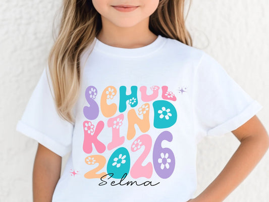 Schulkind 2026 T-Shirt Personalisiert – Geschenk zur Einschulung - Mamas & Minis