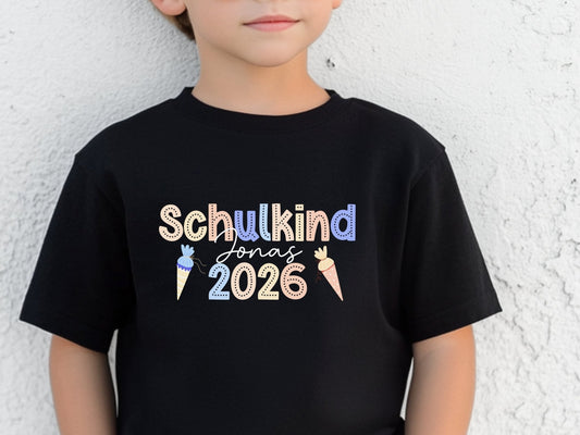 T-Shirt Schulkind  2026 Personalisiert Einschulung Geschenk Schulanfang Shirt Vorschuler