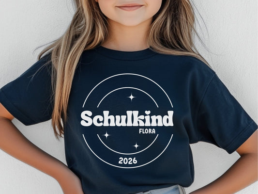 Schulkind T-Shirt mit Name, Personalisiertes Geschenk, Einschulung Geschenke, Shirt Schulanfang