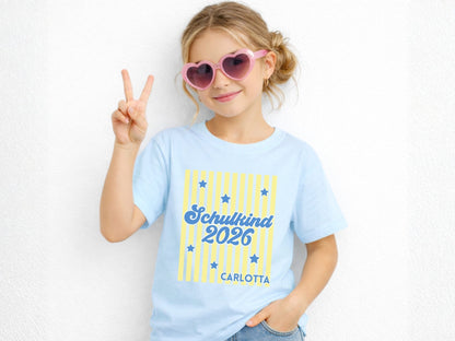 Schulkind T-Shirt mit Streifen personalisiert zur Einschulung - Mamas & Minis