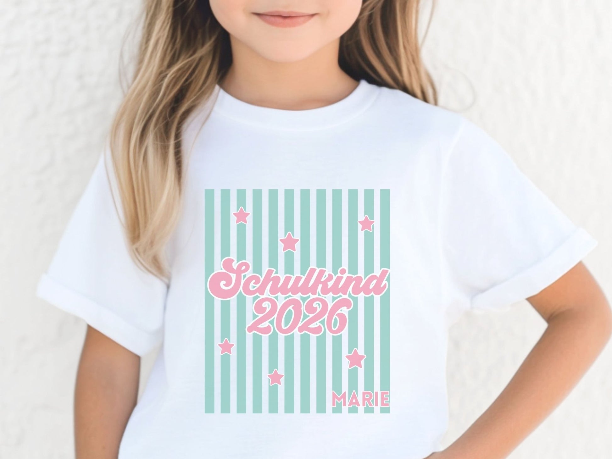 Schulkind T-Shirt mit Streifen personalisiert zur Einschulung - Mamas & Minis